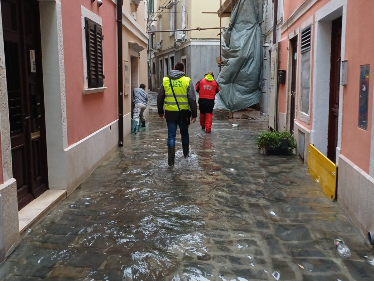 VREME BO V PRIHODNJIH DNEH MIRNEJŠE Kako se bomo lotili obnove