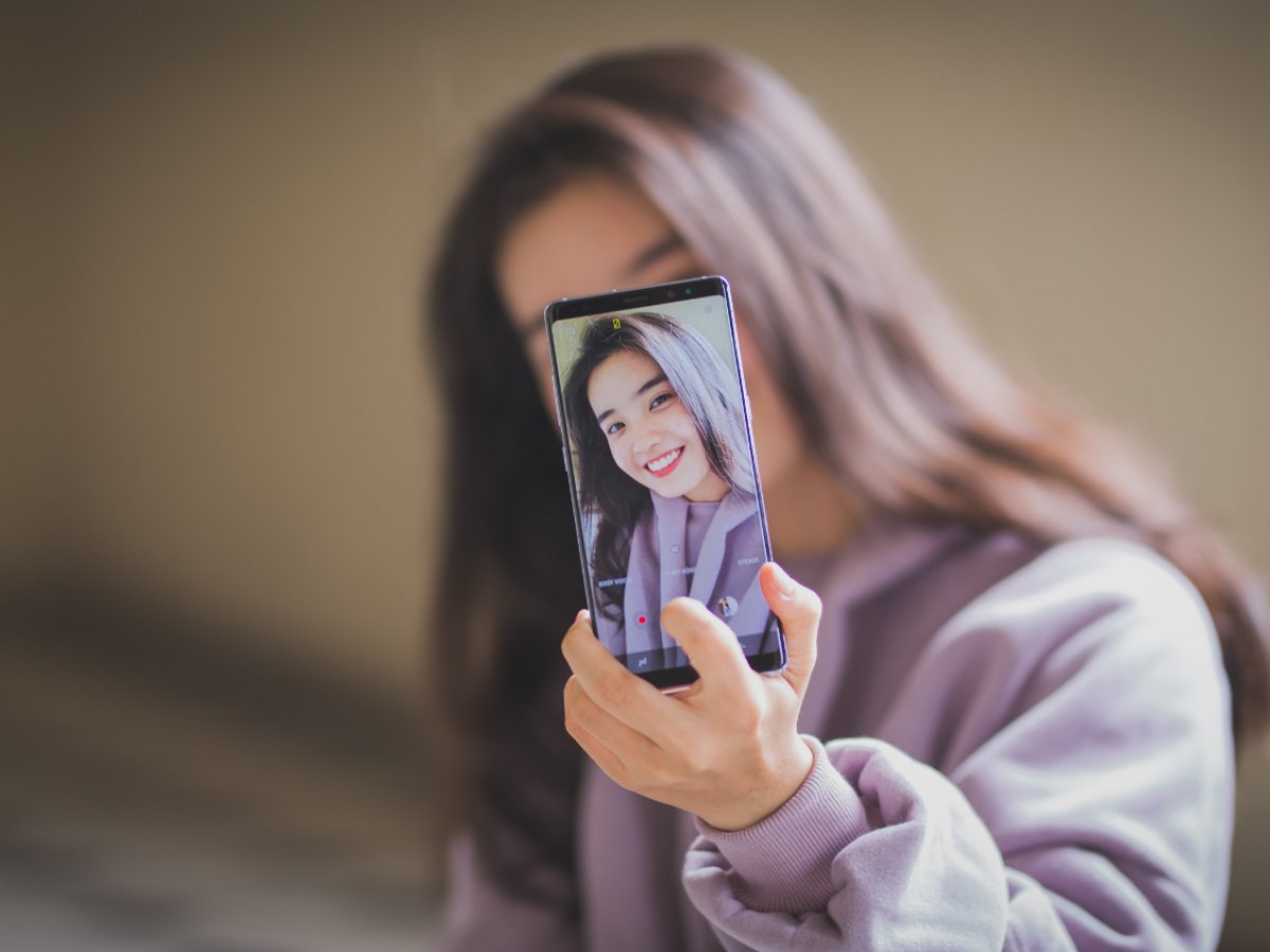 Trik Kako Izgledati Bolje Na Fotografijah Uporabljajo Ga Tevilni