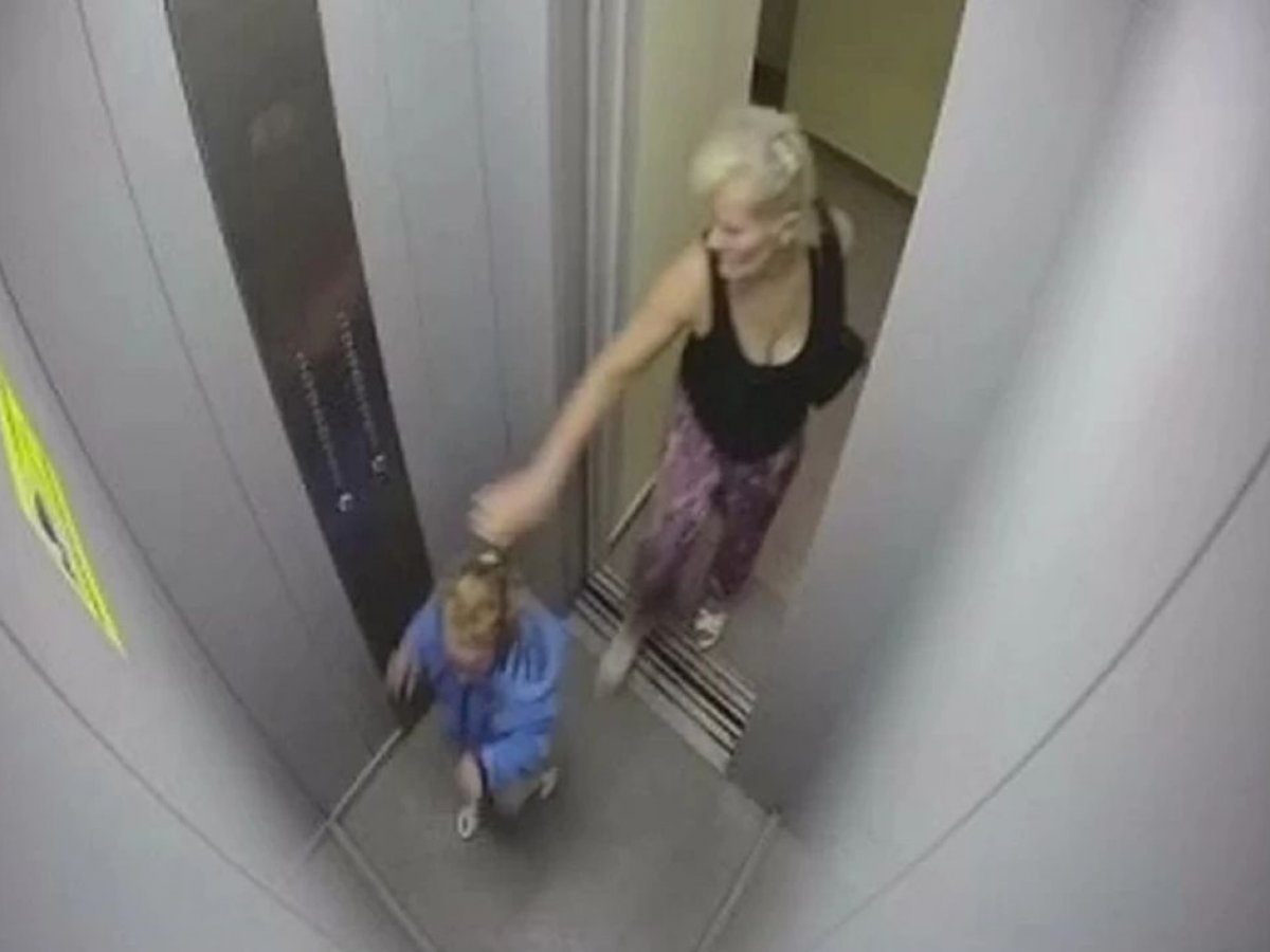 Молодые мамы скрытой камерой. Лифт падает. Лифт для детей. Лифт 9 этаж.